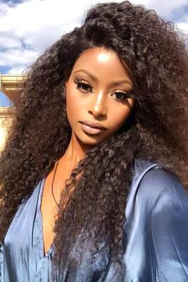 Emilia adlı üyenin profil fotoğrafı